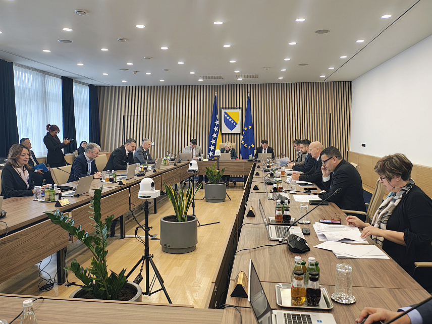 САРАЈЕВО, 22. АПРИЛА /СРНА/ - Сједница Савјета министара.