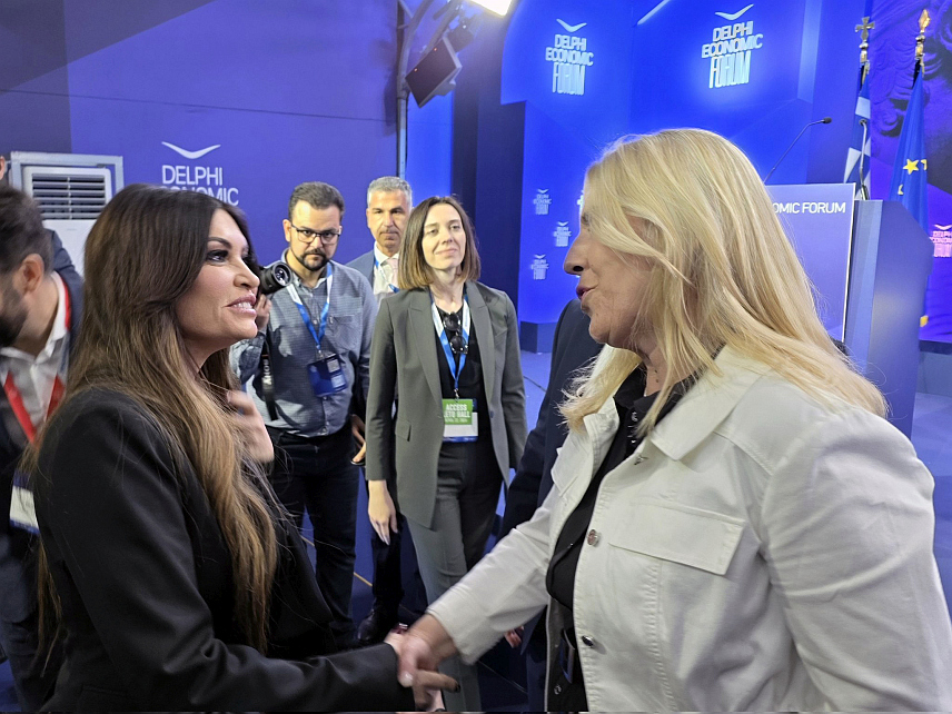 ДЕЛФИ, 22. АПРИЛА /СРНА/ - Српски члан Предсједништва БиХ Жељка Цвијановић сусрела се данас у грчком граду Делфи са америчким амбасадором у Грчкој Кимберли Гилфојл.