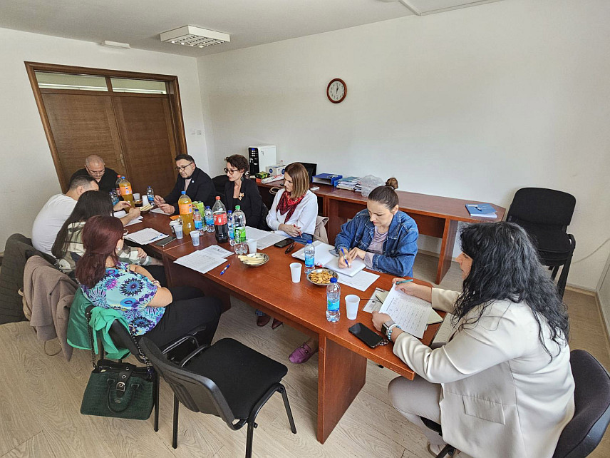 ПРИЈЕДОР, 23. АПРИЛА /СРНА/ - Редовни мјесечни састанак мултисектроски тим за борбу против породичног насиља у Приједору.
