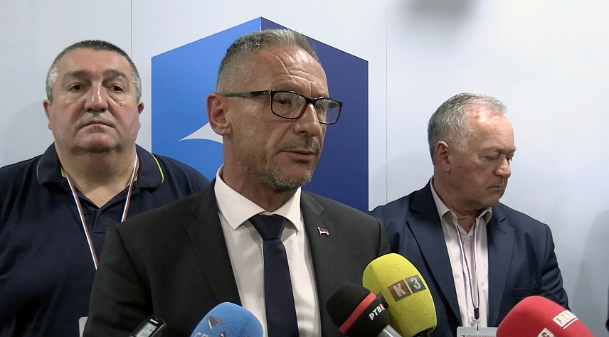 ИСТОЧНО САРАЈЕВО, 23. АПРИЛА /СРНА/ - Министар рада и борачко-инвалидске заштите Републике Српске Радан Остојић поручио је данас да јединство и слога бораца бране Српску и у миру.