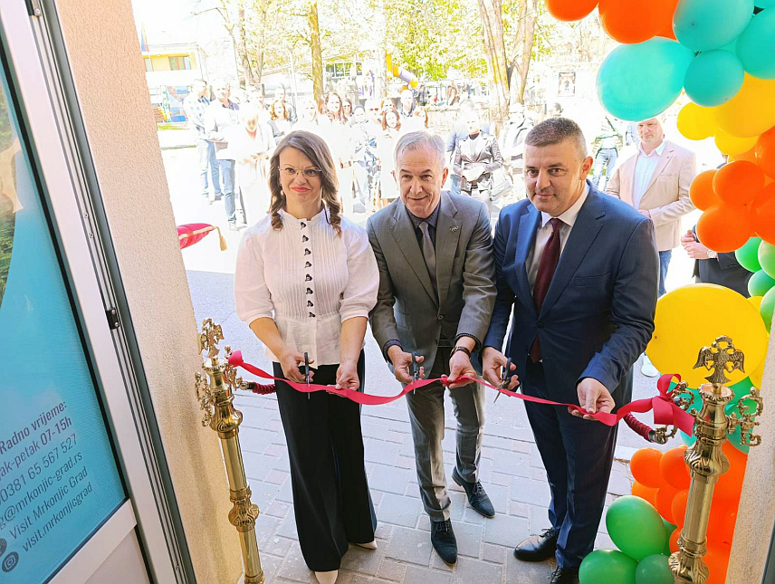 МРКОЊИЋ ГРАД, 24. АПРИЛА /СРНА/ - Влада Републике Српске чини све када је ријеч о развоју туризма у Мркоњић Граду, изјавио је министар трговине и туризма Нед Пуховац.