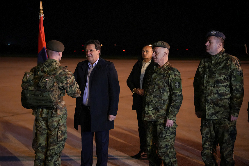 БЕОГРАД, 24. АПРИЛА /СРНА/ - Припадници Војске Србије који су у протеклих осам мјесеци били ангажовани у Мировној операцији УН у Либану – УНИФИЛ стигли су у Србију.