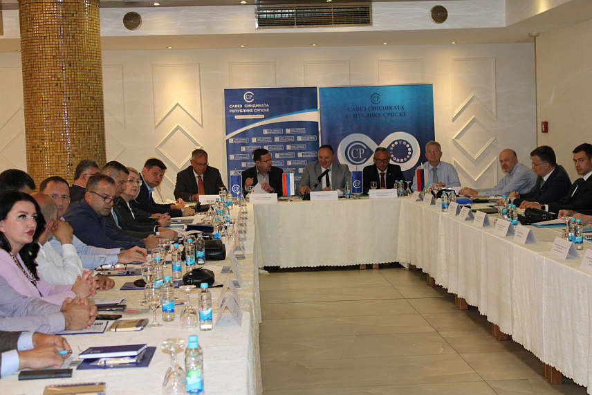 БАЊАЛУКА, 28. АПРИЛА /СРНА/ - Нулта стопа смртности на раду треба да се обезбиједи у Републици Српској, истакнуто је на округлом столу о новој стратегији заштите на раду који је данас одржан у Бањалуци у организацији Савеза синдиката.