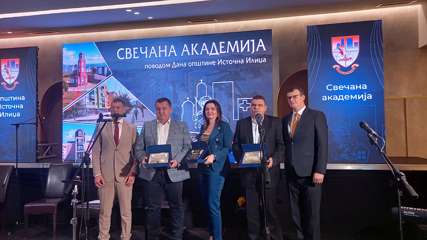 ИСТОЧНА ИЛИЏА, 29. АПРИЛА /СРНА/ - Свечана академија одржана поводом Дана и крсне славе општине Источна Илиџа, Ђурђевдана.