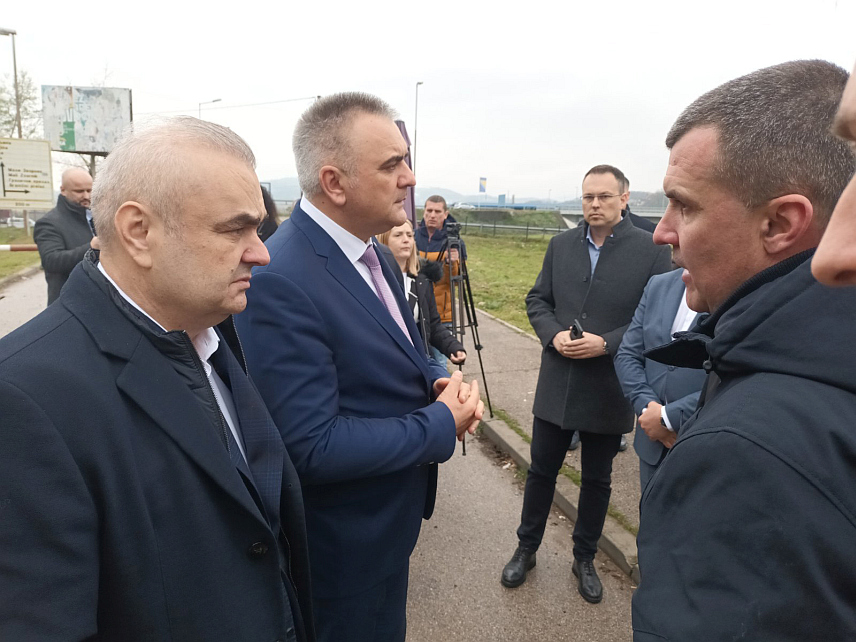 ЗВОРНИК, 2. АПРИЛА /СРНА/ - Премијер Републике Српске Саво Минић код граничног прелаза Каракај, гдје је присуствовао почетку радова на реконструкцији овог пута.