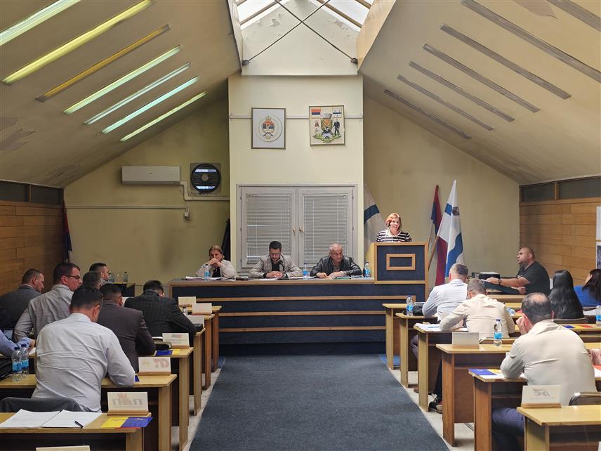 УГЉЕВИК, 30. АПРИЛА /СРНА/ - Одборници Скупштине општине Угљевик усвојили су извјештај о пословању Дома здравља Угљевик за прошлу годину у којем је исказано позитивно пословање и добит од 69.770 КМ.