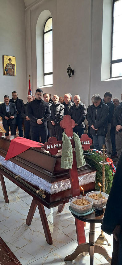 ТРНОВО, 4. АПРИЛА /СРНА/ - У Цркви Светог великомученика Георгија у Трнову данас је служено опијело Маринку Бјелици, оцу троје погинулих бораца Војске Републике Српске, који је преминуо у 80. години након дуге и тешке болести.