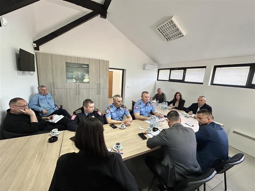 КОЗАРСКА ДУБИЦА, 7. АПРИЛА /СРНА/ - У Јавној установи /ЈУ/ Спомен-подручје Доња Градина данас је одржан састанак Извршног одбора за обиљежавање Дана сјећања на жртве концентрационог логора Јасеновац који ће ове године у Доњој Градини бити обиљежен 19. априла.