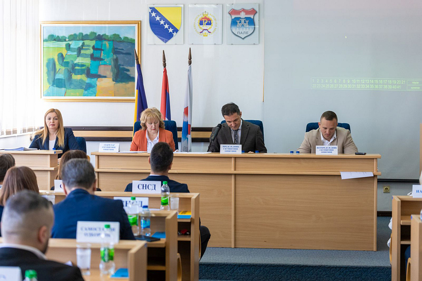 ПАЛЕ, 7. АПРИЛА/СРНА/ - Сједница Скупштине општине Пале.