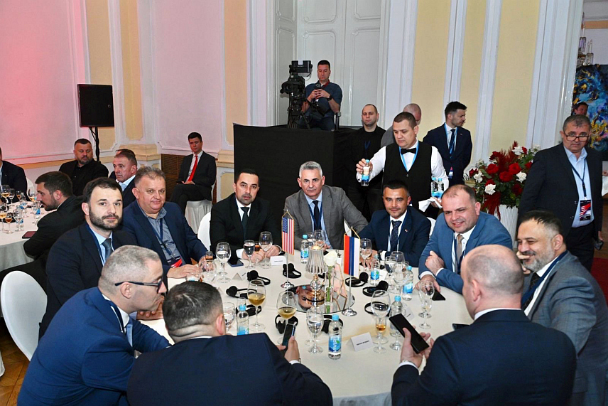 БАЊАЛУКА, 7. АПРИЛА /СРНА/ - Начелник општине Козарска Дубица Игор Савковић изјавио је да су на панел-дискусији у Бањалуци на којој се обратио син америчког предсједника Доналд Трамп Млађи изнесене јасне поруке које иду у прилог бољем позиционирању интереса Републике Српске на глобалној политичкој сцени.