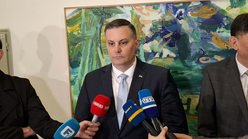 НОВИ ГРАД, 9. АПРИЛА /СРНА/ - Министар за просторно уређење, грађевинарство и екологију Републике Српске Бојан Випотник на тематској сједници Скупштине општине Нови Град поручио је данас да ће аргументовано бити оспорена локација Трговска гора коју је Хрватска одабрала за изградњу складишта радиоактивног отпада.