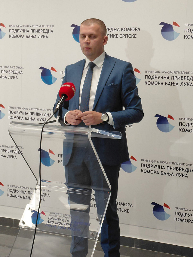 БАЊАЛУКА, 11. МАЈА /СРНА/ - Генерални секретар Привредне коморе Републике Српске Драган Шепа на конференцији за новинаре у Бањалуци, гдје се одржава округли сто у оквиру "Дана Санкт Петербурга у Српској".