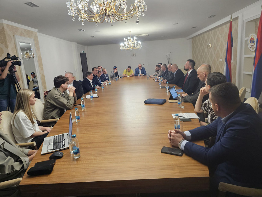 ИСТОЧНО САРАЈЕВО, 12. МАЈА /СРНА/ - Oкруги сто у Источном Сарајеву о модалитетима научнотехнолошке сарадње Републике Српске и Санкт Петербурга - идентификација кључних области сарадње и највећа потреба.