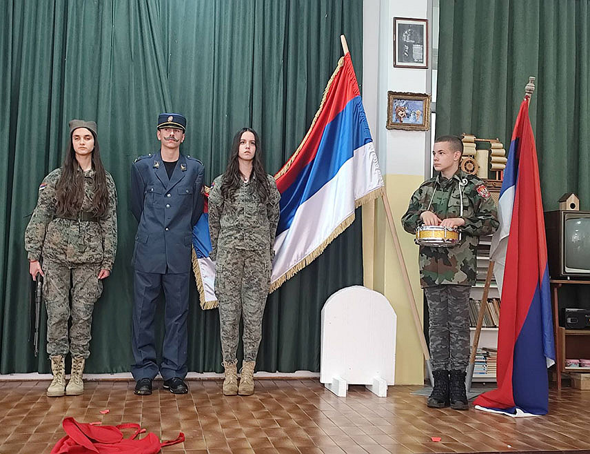 ШЕКОВИЋИ, 12. МАЈА /СРНА/ – У Шековићима вечерас је одржан јавни час о животу и дјелу три иконе српске слободарске традиције: најмлађег поднаредника на свијету Момчила Гаврића, хероине Великог рата Милунке Савић и прослављеног стратега војводе Петра Бојовића.