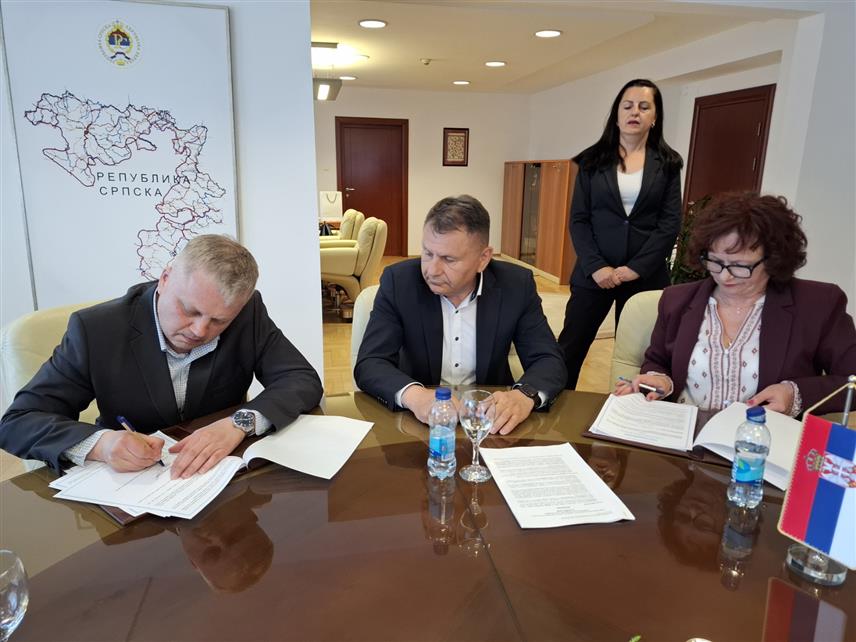 БАЊАЛУКА, 13. МАЈА /СРНА/ - Потписан споразум о сарадњи у области метрологије између научног института из Санкт Петербурга и Завода за стандардизацију и метрологију Српске.