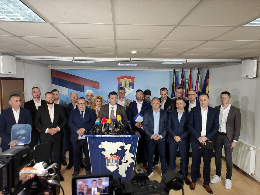 БАЊАЛУКА, 13. МАЈА /СРНА/ - Предсједник СДС-а Бранко Блануша на конференцији за новинаре након сједнице Главног одбора СДС-а, на којој је потврђено да је он кандидат ове странке за предсједника Републике.