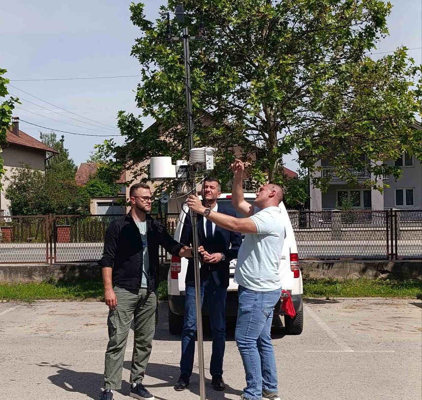 БРЧКО, 15. МАЈА /СРНА/ – Брчко дистрикту данас су предате на кориштење три савремене агрометеоролошке станице за превенцију природних катастрофа и модернизацију пољопривреде.