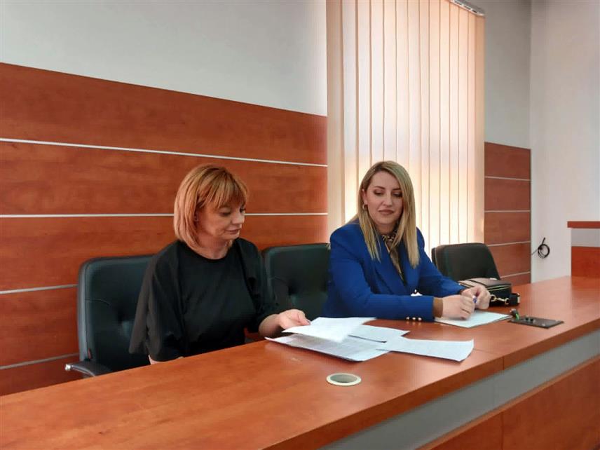 ВИШЕГРАД, 15. МАЈА /СРНА/ - У општини Вишеград покренута је иницијатива за оснивање дневног центра за дјецу са потешкоћама у развоју, као и за системско рјешавање питања асистената у настави, речено је данас на састанку представника локалне управе, образовних установа и родитеља поводом Међународног дана породице.
