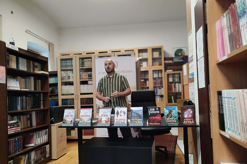 НОВИ ГРАД, 15. МАЈА /СРНА/ - У Новом Граду представљен је роман "Огањ", књижевника Ненада Милкића из Малог Зворника, који говори о старадању Срба на Космету за вријеме мартовског погрома 2004. године.