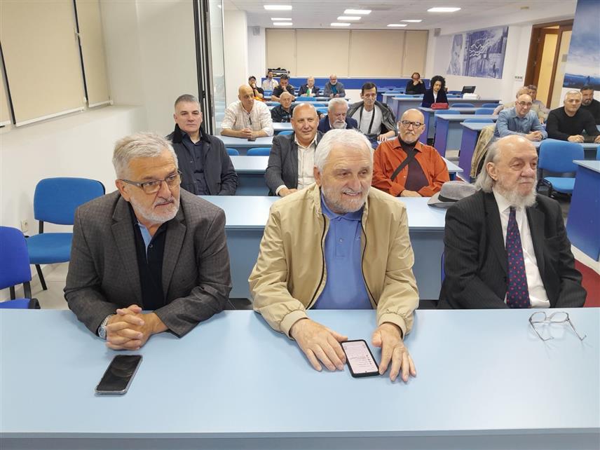ПОДГОРИЦА, 16. МАЈА /СРНА/ - У Српској кући у Подгорици вечерас је представљена књига Ивана Негришорца "Завети Матице српске" свједочанство духовног и културног трајања српског народа кроз вијекове.