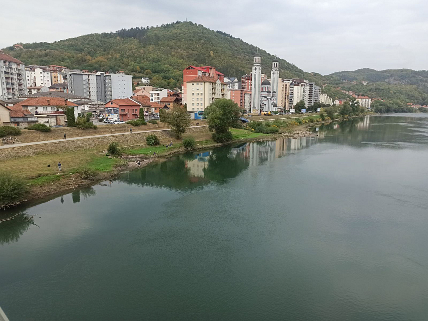 ЗВОРНИК, 1. МАЈА /СРНА/ - Првомајско јутро у Зворнику прошло је без организованог уранка који је ранијих година традиционално одржаван на градској плажи и средњовјековној тврђави Ђурђев град.