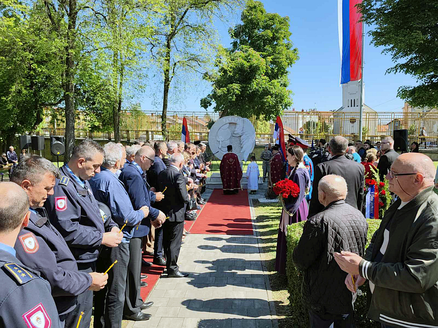 ГРАДИШКА, 1. МАЈА /СРНА/ - У Градишци је почео помен Србима страдалим прије 31 годину у погрому српског народа из западне Славоније у хрватској злочиначкој акцији "Бљесак".