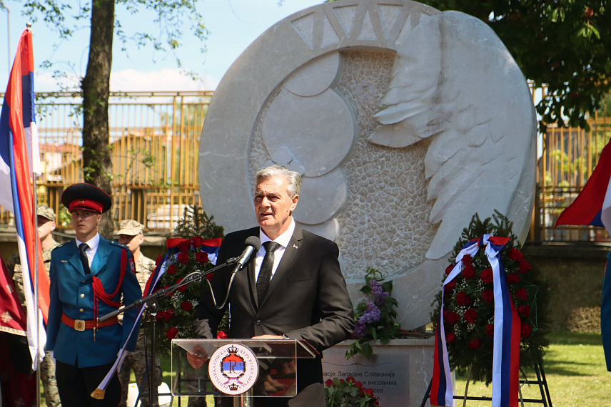 ГРАДИШКА, 1. МАЈА /СРНА/ - Акција "Бљесак" је ратни злочин и етничко чишћење српског народа из западне Славоније и истина мора бити сачувана од ревизије, рекао је данас предсједник Републике Српске Синиша Каран. / фото: Борислав Здриња/

