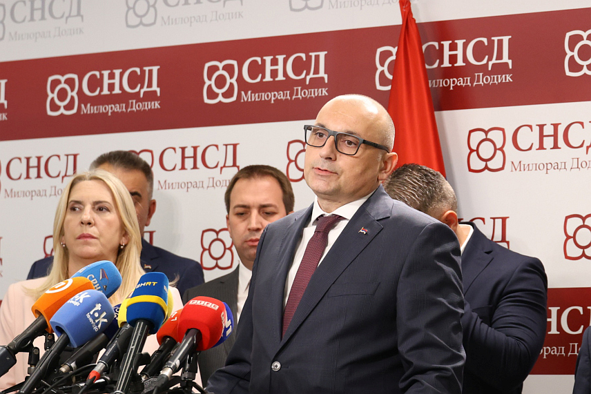 БАЊАЛУКА, 20. МАЈА /СРНА/ - Предсједник НПС-а Дарко Бањац на конференцији за новинаре у Бањалуци након састанка владајуће коалиције у Републици Српској. /Фото - Борислав Здриња/