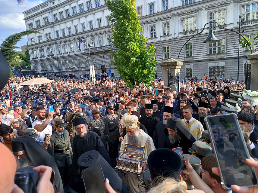 БЕОГРАД, 20. МАЈА /СРНА/ - Чудотворни појас Пресвете Богородице, једна од највећих светиња православља, свечано је дочекан у Вазнесењској цркви у Београду, гдје је из светогорског манастира Ватопед стигао поводом Спасовдана - славе главног града Србије.