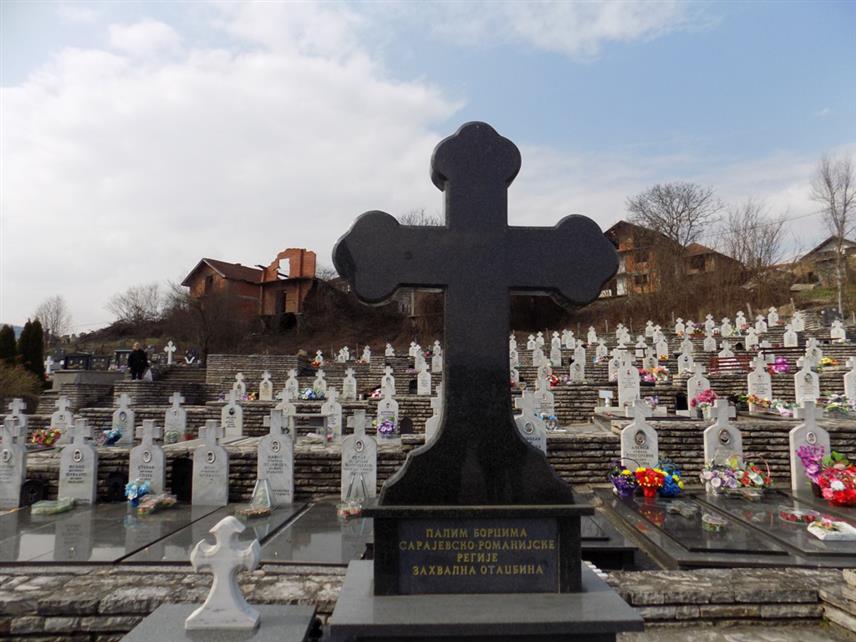 БРАТУНАЦ, 20. МАЈА /СРНА/ - У недјељу, 24. маја, на војничком гробљу у Братунцу биће обиљежен Дан Игманске бригаде Војске Републике Српске из Хаџића. Спомен-крст погинулим борцима са сарајевског ратишта.