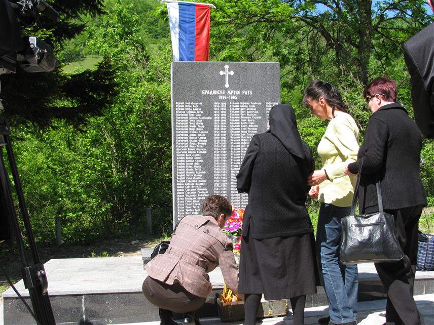 БРАДИНА, 20. МАЈА /СРНА/ - У Брадини код Коњица у понедјељак, 25. маја, биће служена света литургија у Храму Вазнесења Господњег, након чега и парастос поводом 34 године од страдања српских цивила у овом селу.