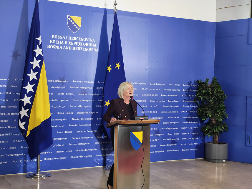 САРАЈЕВО, 21. МАЈА /СРНА/ - Предсједавајућа Савјета министара Борјана Кришто рекла је данас да је дата сагласност и за ратификацију споразума о финансирању "ИПА три" програма између БиХ и ЕУ, вриједног више од 140 милиона евра, који се између осталог односи на унапређење владавине права, борбу против корупције и ефикасност правосуђа.