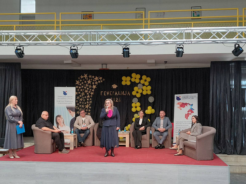 ВЛАСЕНИЦА, 21. МАЈА /СРНА/ - Дефицитарна занимања и занати представљају сигуран пут за изградњу успјешне пословне и породичне будућности младих на овим просторима, поручено је данас у Власеници на панел-дискусији о дуалном образовању.