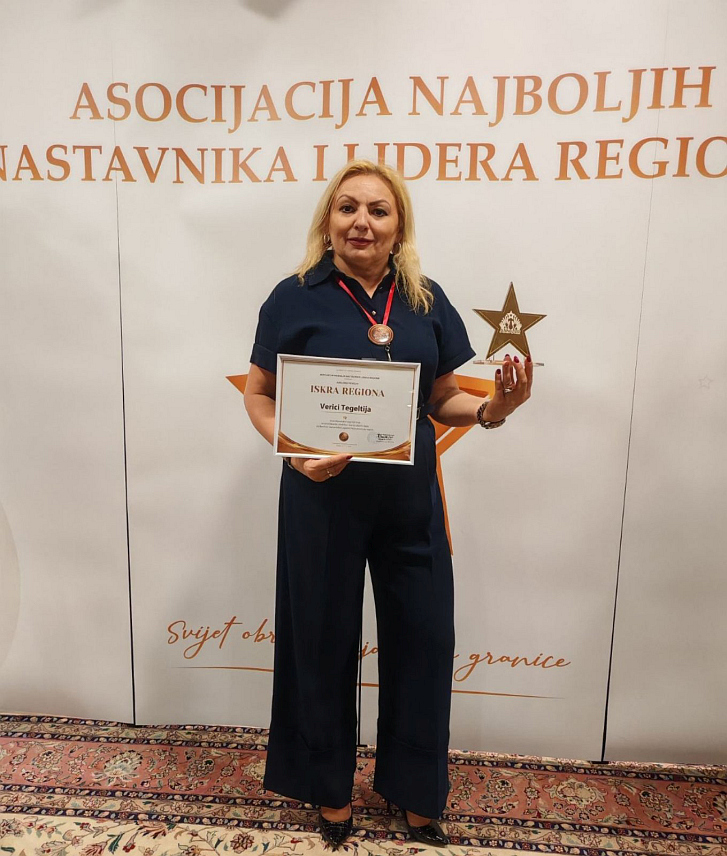 МРКОЊИЋ ГРАД, 25. МАЈА /СРНА/ - Магистар разредне наставе Верица Тегелтија из Мркоњић Града, добитник признања "Искра региона" Асоцијације најбољих наставника и лидера региона, рекла је Срни да ово признање доживљава као потврду досадашњег преданог рада, труда и залагања у области образовања.