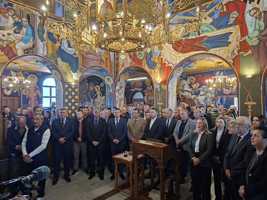 ИСТОЧНО НОВО САРАЈЕВО, 3. МАЈА /СРНА/ - У Источном Сарајеву почело је обиљежавање 34 године од злочина у Добровољачкој улици у Сарајеву над припадницима ЈНА који су починиле муслиманске паравојне снаге.