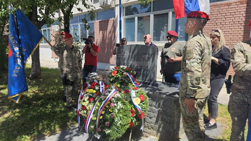 ИСТОЧНО САРАЈЕВО, 13. ЈУНА /СРНА/ - Припадници Осмог одреда Специјалне бригаде полиције МУП-а Републике Српске стигли су у све крајеве Српске и одбранили оно што им је било повјерено - српски народ и српску територију, истакнуто је на обиљежавању 34 година од формирања овог илиџанског одреда.