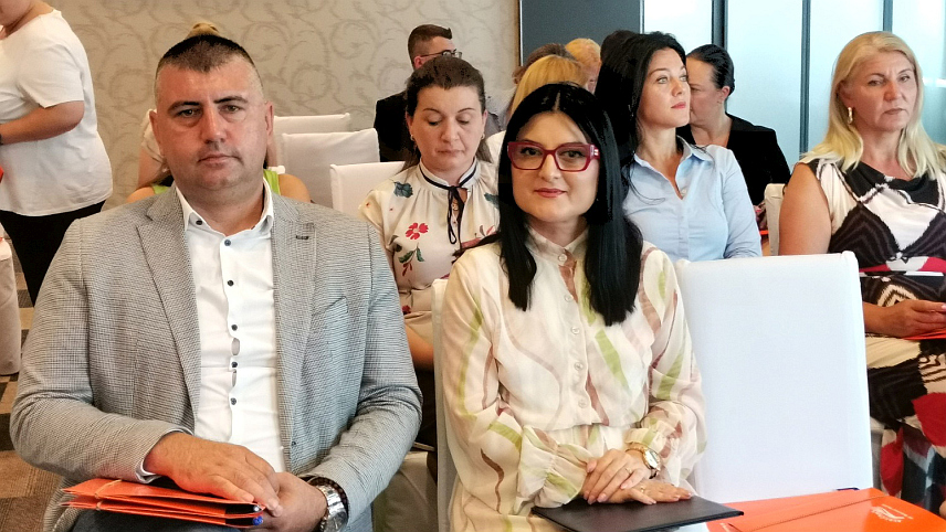 ДОБОЈ, 22. ЈУНА /СРНА/ - Министар породице, омладине и спорта Републике Српске Ирена Игњатовић изјавила је да жене данас имају веће шансе на тржишту рада и да је њихово економско оснаживање, а посебно жена жртава насиља, међу приоритетним.
