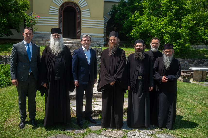 БЕОГРАД, 24. ЈУНА /СРНА/ - За истраживања и реконструкцију конака у манастиру Студеница ове године предвиђено је 11.700.000 динара /99.778 евра/, саопштено је из Министарства културе Србије.