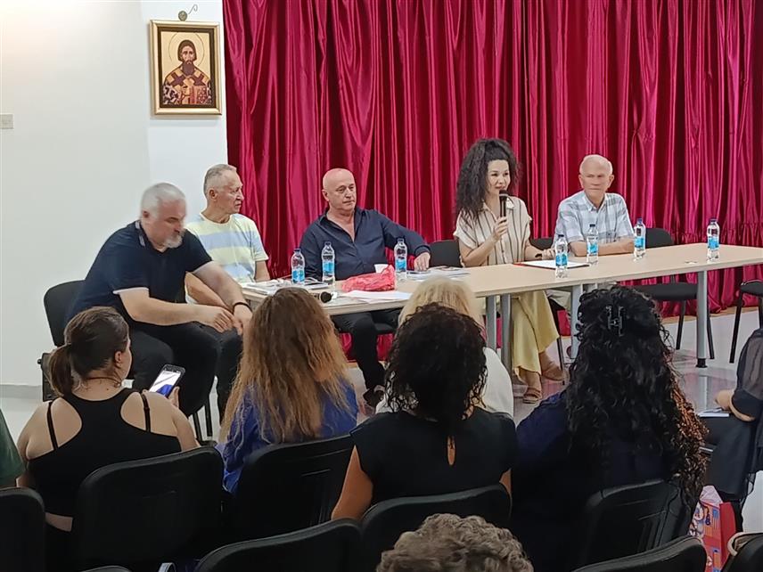 ЗВОРНИК, 27 ЈУНА /СРНА/ - У Зворнику је одржано седмо завичајно вече зворничких аутора са гостима из Републике Српске, Србије и Канаде.