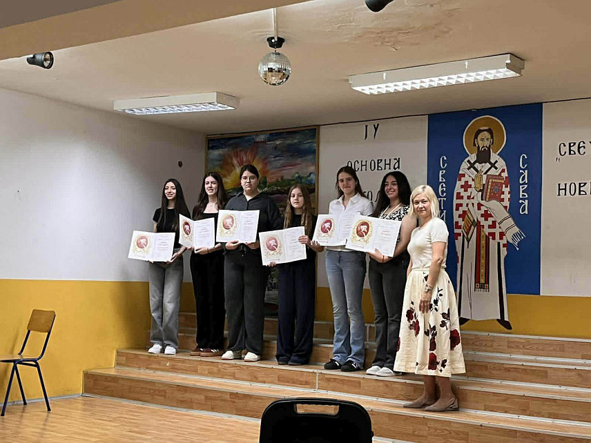 НОВИ ГРАД, 3. ЈУНА /СРНА/ - Ученик генерације у Основној школи /ОШ/ "Свети Сава" Нови Град је Александра Милошевић којој је признање уручено данас на манифестацији Дан ученичких постигнућа.