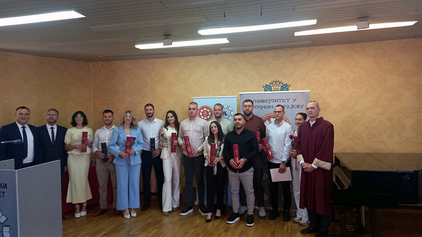 ИСТОЧНО САРАЈЕВО, 5. ЈУНА /СРНА/ - На свечаној академији Машинског факултета Универзитета у Источном Сарајеву данас је промовисано 16 дипломираних инжењера машинства и три мастера машинства, у оквиру обиљежавања 32 године рада у оквиру Универзитета у Источном Сарајеву и 67 година традиције високошколског образовања у области машинске струке.