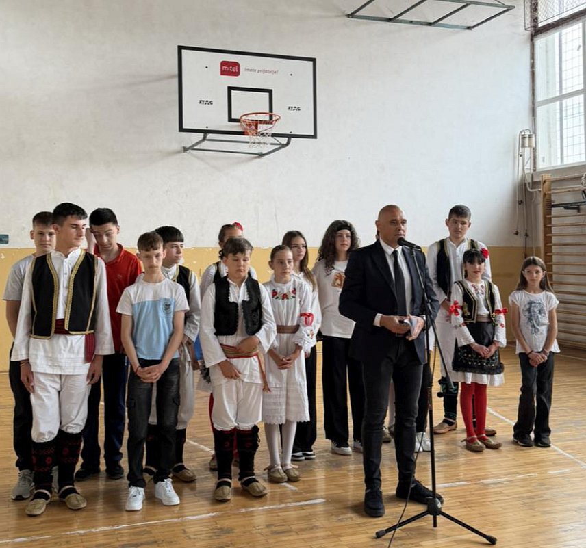 ЛОПАРЕ, 6. ЈУНА /СРНА/ - Основна школа "Вељко Чубриловић" у Прибоју обиљежила је празник школе на дан рођења овог учесника Сарајевског атентата који је био први едуковани учитељ на Мајевици.