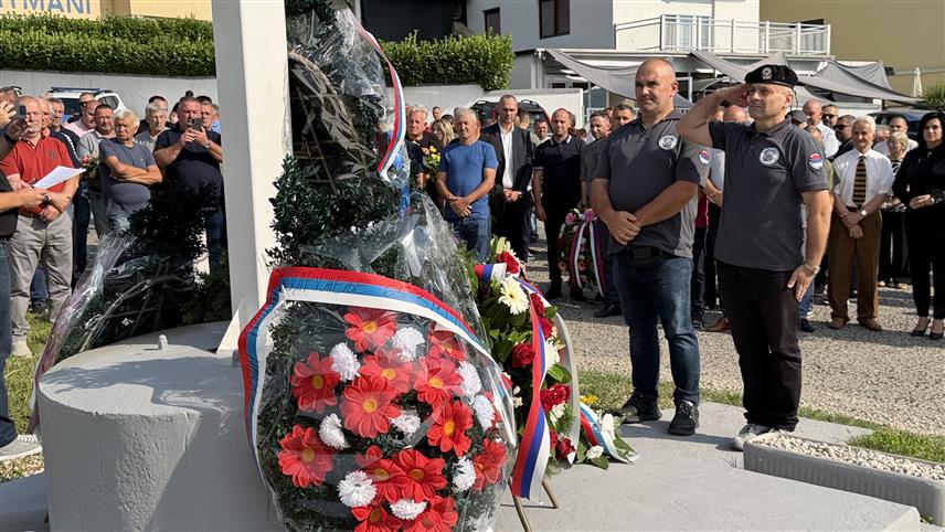 ДОБОЈ, 12. ЈУЛА /СРНА/ - У Добоју су данас обиљежене 34 године од Петровданске битке у којој је Војска Републике Српске /ВРС/ одбила офанзиву муслиманско-хрватских снага које су намјеравале да војно споје зенички и тузлански корпус и тако доврше етничко чишћење српског становништва са тог подручја.