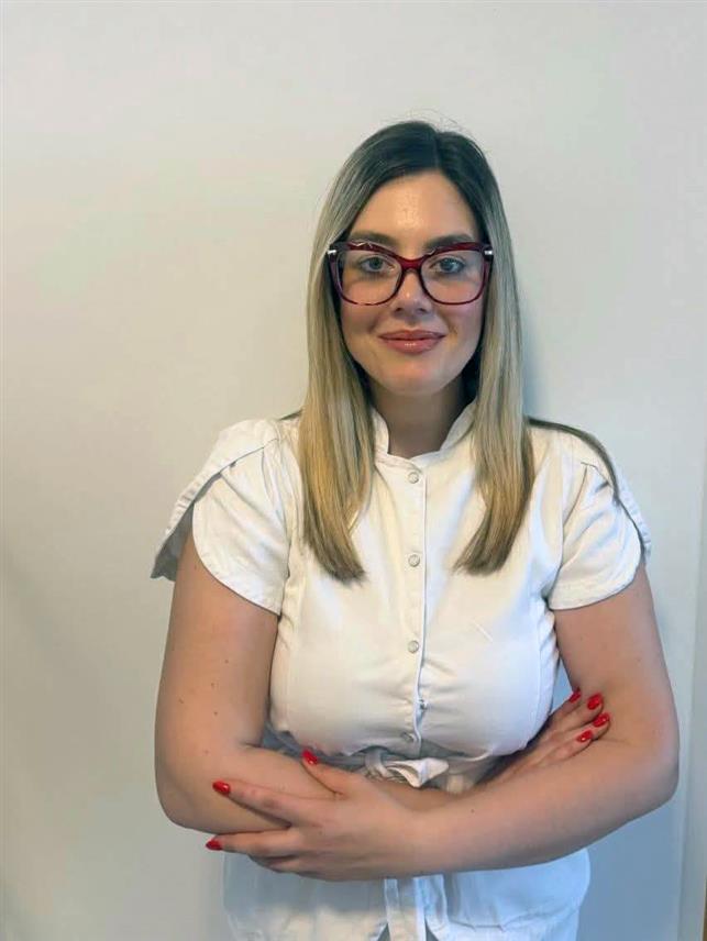 ИСТОЧНО САРАЈЕВО, 27. ЈУЛА /- У Болници "Србија" у Источном Сарајеву поново је доступнa дијагностичка метода електронеуромиографија /ЕМНГ/ која представља снимање спонтане или изазване електричне активности мишића и нерава, a коју сада обавља специјалиста неурологије Андреа Сладоје.