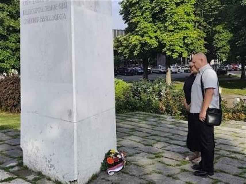 ДОБОЈ, 27. ЈУЛА /СРНА/- У Добоју је данас обиљежен Дан устанка против фашизма и нацизма у Другом свјетском рату, и упозорено на континуиране покушаје ревизионистичких покушаја фалсификовања историјских чињеница о тим догађајима.