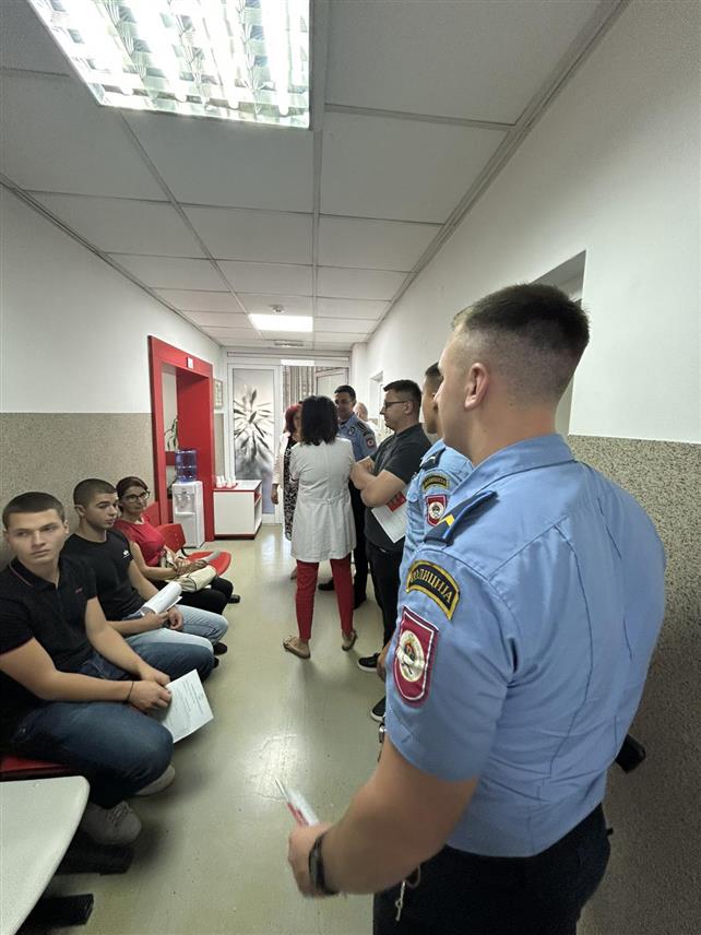 БАЊАЛУКА, 30. ЈУЛА /СРНА/ - Начелник Сектора полиције Полицијске управе Бањалука Момчило Марић рекао је данас да су припадници ове Полицијске управе током два дана добровољног давалаштва прикупили око 50 доза крви.