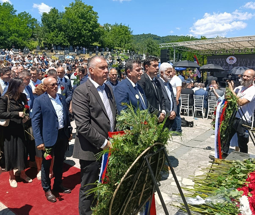 БРАТУНАЦ, 4. ЈУЛА /СРНА/ - Предсједник СДС-а Бранко Блануша истакао је да је сјећање на невино страдале српске жртве средњег Подриња и Бирча трајна обавеза српског народа и институција Републике Српске.
