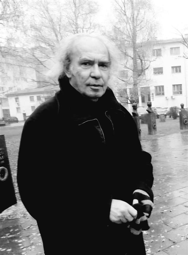БАЊАЛУКА, 11. АВГУСТА /СРНА/ - Савремени српски пјесник, прозаиста и књижевник за дјецу Боро Капетановић преминуо је ноћас у 73. години, саопштено је из Удружења књижевника Републике Српске.