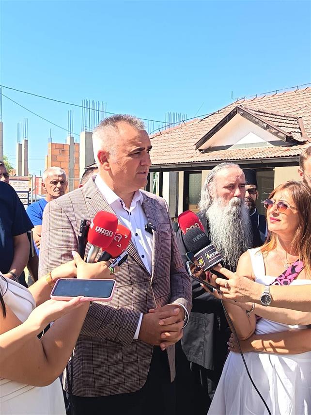 БИЈЕЉИНА, 14. АВГУСТА /СРНА/ - Предсједник Владе Републике Српске Саво Минић обраћање новинарима у Бијељини.