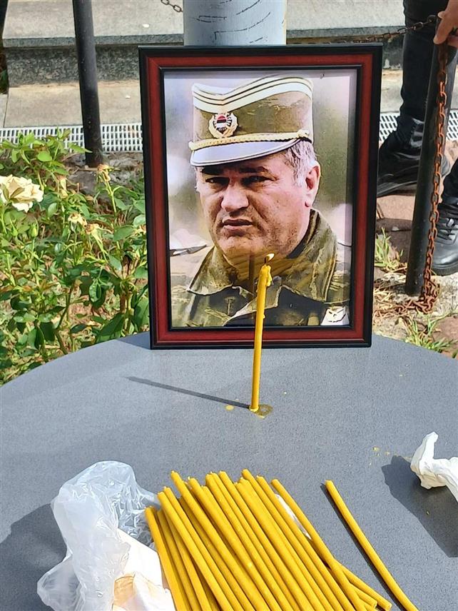 ШИПОВО, 28. АВГУСТА /СРНА/ - У Храму Рођења Светог Јована Крститеља у Шипову данас је служен помен генералу Ратку Младићу.